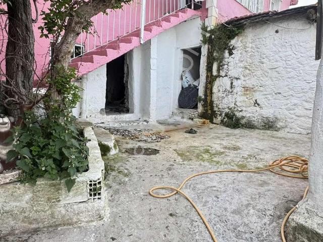 Selçuk Mallesinde Satılık Müstakil Bahçeli Ev