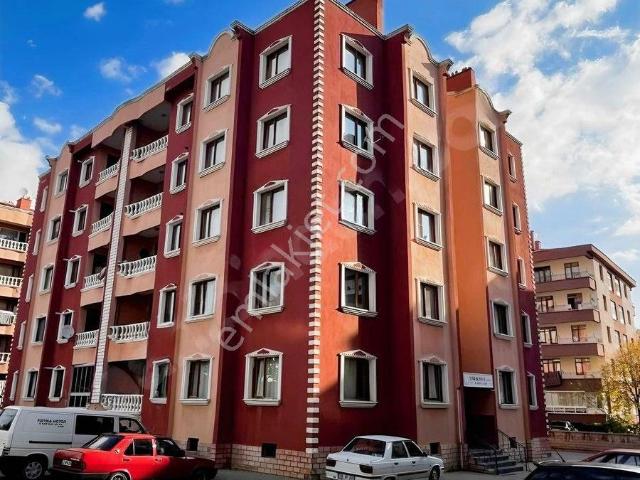 Selçuk Üniversitesi Karşısında 3+1 Kiralık Daire