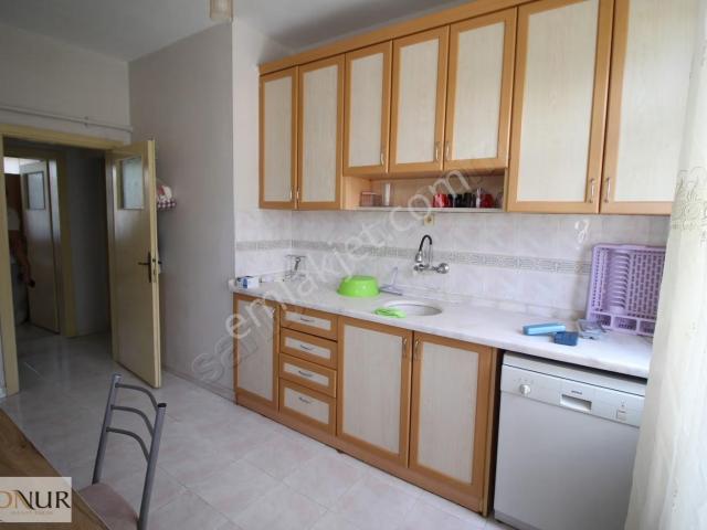 Selçuk Üniversitesi Karşısı 3+1 Kiralık Eşyalı Ara Kat Bakımlı