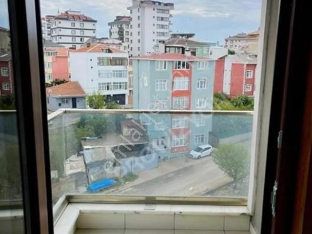 Selçukhan Caddesi Üzerinde 3+1 Kiralık Daire