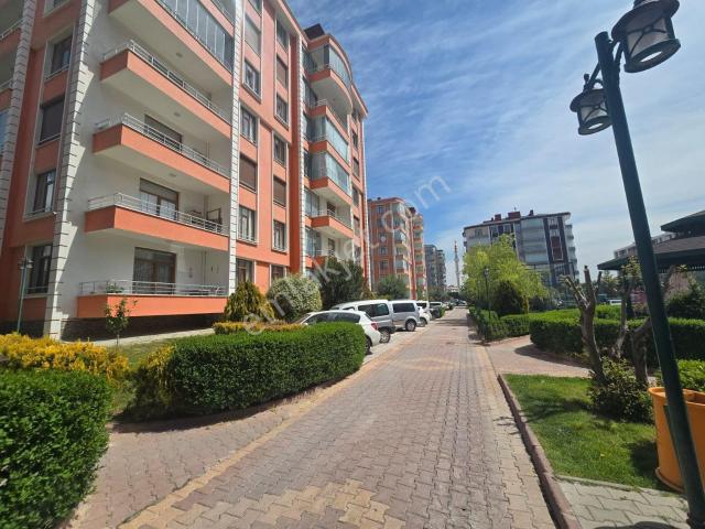 Selçuklu Binevler Sitesinde 3+1 Geniş Lüx Arakat Fırsat Daire