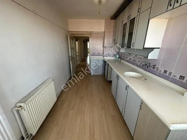 Selçuklu Mah. 16. Cadde Yakını Bağımsız Odalı 3+1 Satılık Daire