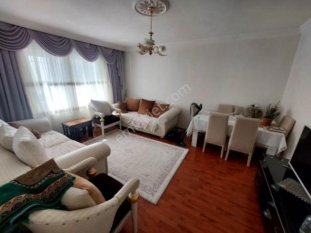 Selçuklu Mah Merkezi Konum Güney Cephe 3. Sonkat Yapılı Satılık Daire
