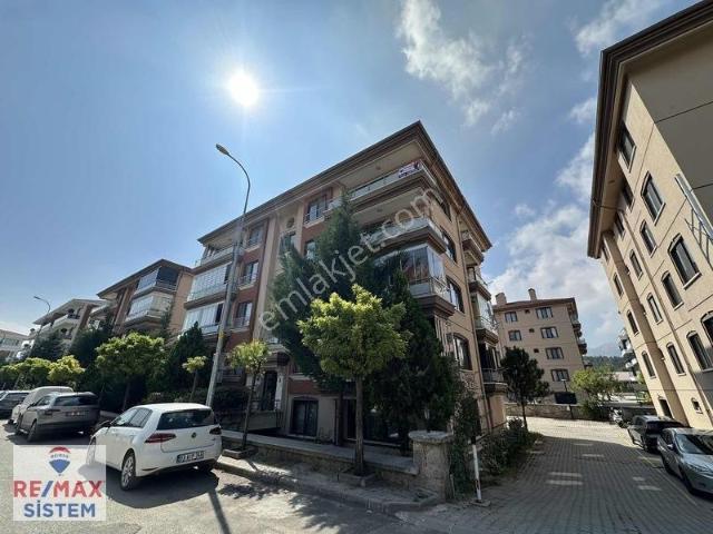 Selçuklu Mah. Site İçi Asansörlü Ebvyn Banyolu 3+1 Kiralık Daire
