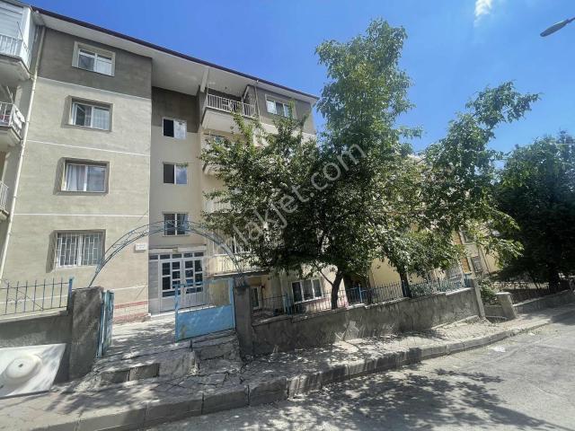 Selçuklu Mahallesi Ara Kat Satılık 3+1 Daire