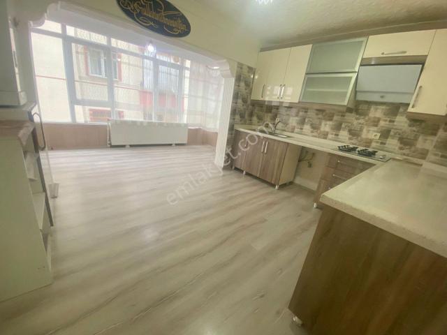 Selçuklu'da 145 M2 *ön Cephe* *arakat'ta* *boş* *kök Tapu* 3+1 Satılık Daire