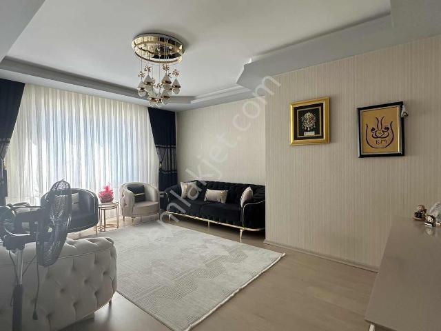 Selahattin Eyyübi De 3+1 Satılık Geniş Daire
