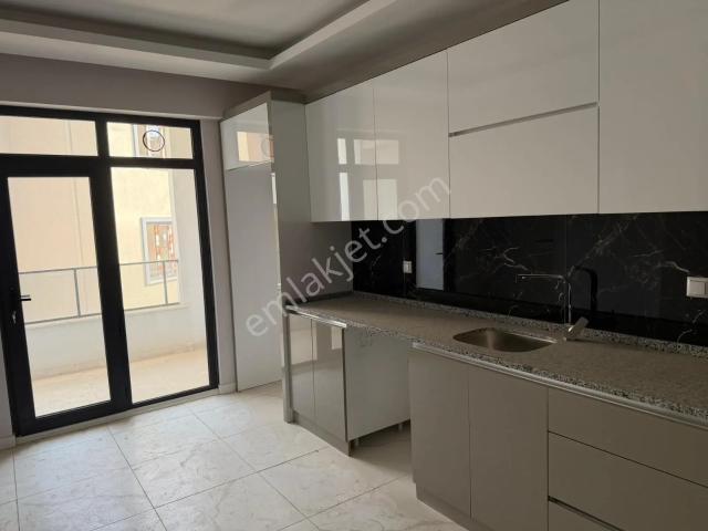Selahattin Eyyubi Mah.de Kapalı Otoparklı, Asansörlü, 3+1 Daire