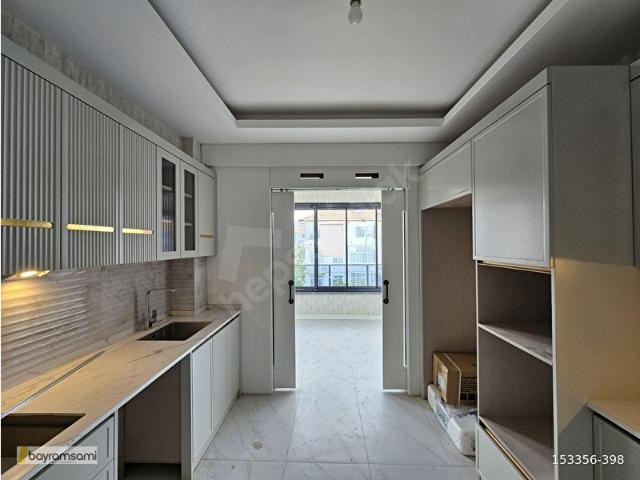 SELAHADDİN EYYÜBİ MAHALLESİ AHMET YESEVİ CADDESİ YAKINI 3,5+1 LÜX SIFIR DAİRELER