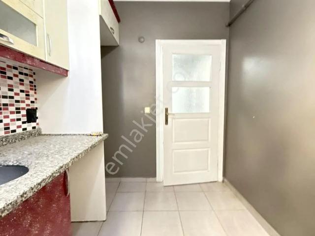 Selahaddin Eyyubi Mahallesinde Kiralık 2+1 Bahçe Katı Daire