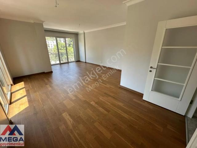 Selamiçeşme Bağdat Caddesi Ve Özgürlük Parkına Yakın 3+1 Kiralık