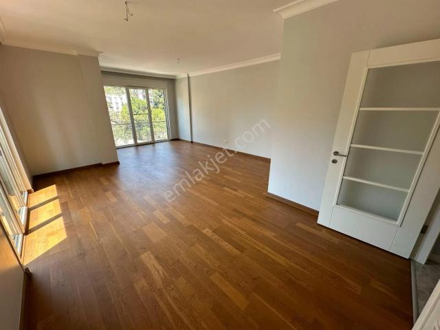 Selamiçeşme Bağdat Caddesi Ve Özgürlük Parkına Yakın 3+1 Kiralık