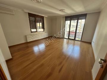 Selamiçeşme Özgürlük Parkına Yakın 3+1 Kiralık Daire
