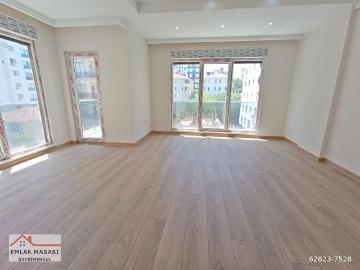 Selamiçeşmede Özgürlük Parkına Yakın Konumda 3+1 Sıfır Balkonlu Daire EMLAK MASASI