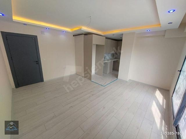SELANİK'TEN 100.YIL KRİMİNAL CİVARI FULL DONATILI SİTEDE 3+1