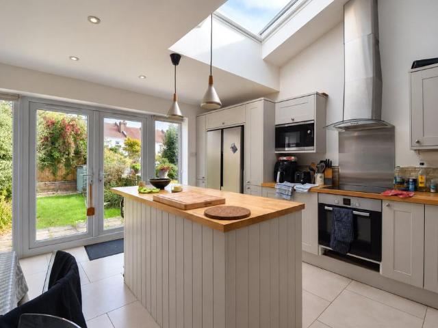 Selborne Road, Bristol, Somerset, BS7 3 bed terraced house to rent £2,300 pcm £531 pw