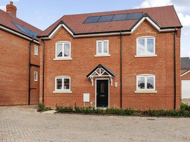 Selborne Road, Thistledown Way, Alton, 4 Bedroom Detached