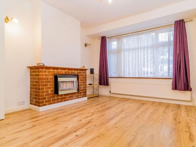 Selbourne Avenue, KT6, London