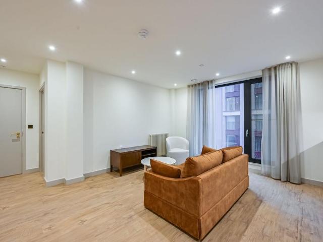 Selbourne Road, Walthamstow, E17 1 bed flat to rent £2,565 pcm £592 pw
