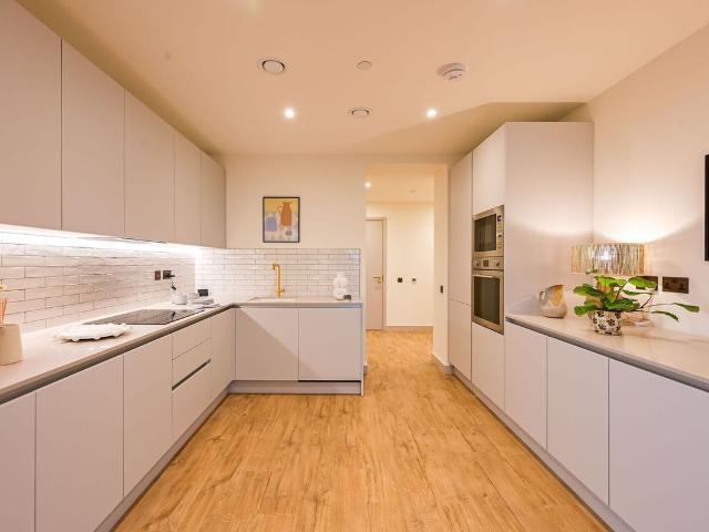 Selbourne Road, Walthamstow E17, 2 bed flat to rent, £2,925 pcm | PrimeLocation