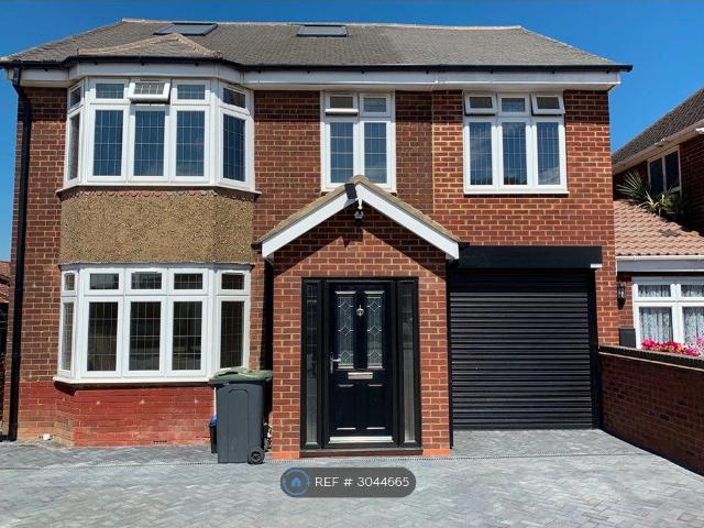 Selbourne Road, Luton LU4, 5 bed detached house to rent, £2,400 pcm | PrimeLocation
