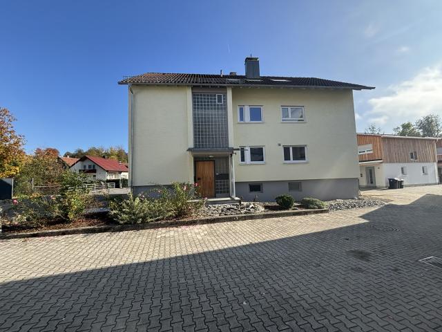 Selbstbezug oder Kapitalanlege: Helle 4 Zimmerwohnung mit Balkon und Stellplatz im Herzen von Bad Wurzach!