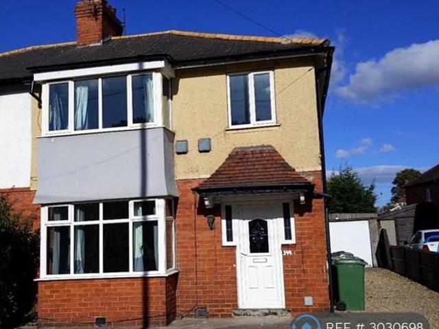 Selby Road, Leeds, LS15 3 bed semi detached house to rent £1,295 pcm £299 pw