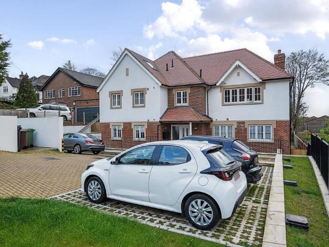 Selcroft Road, Purley 2 bed apartment to rent £1,950 pcm £450 pw