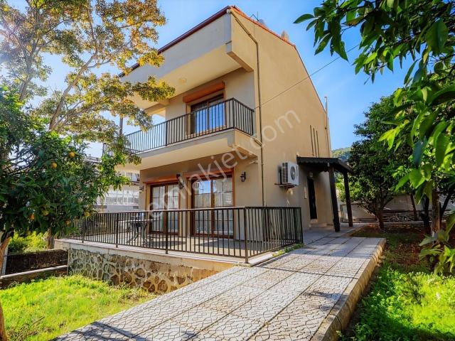 Select'ten Marmaris'te Satılık 4+1 Kapalı Otoparklı Villa