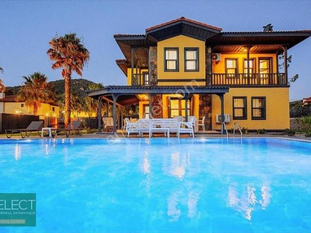 Select'ten Marmaris Çamlı Köyü 787 M² Arsa İçinde Satılık Villa