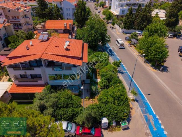 Select Gayrimenkul'den Marmaris'in Kalbinde Satılık İkiz Villa