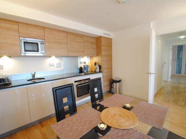 Select & Save, 129 West Parkside, Greenwich, SE10 0EL, United Kingdom | 2 bed apartment for rent #120259929 | Rentberry