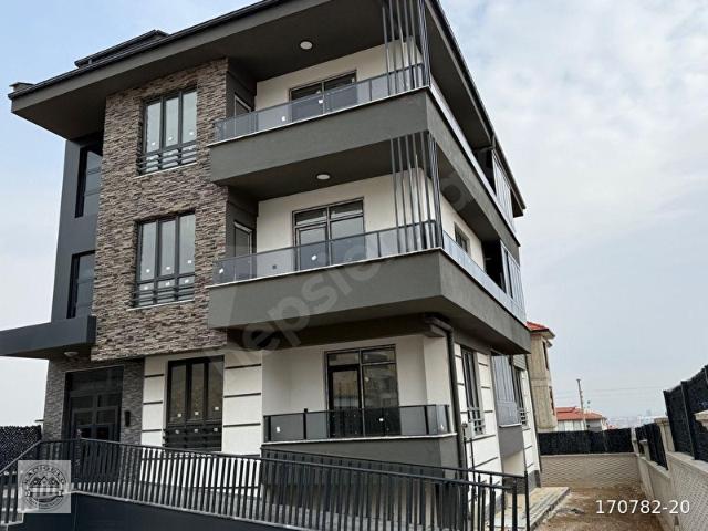 SELEHADDİN EYYUBİ MAHALLESİNDE KOMPLE KİRALIK 3 KATLI BİNA
