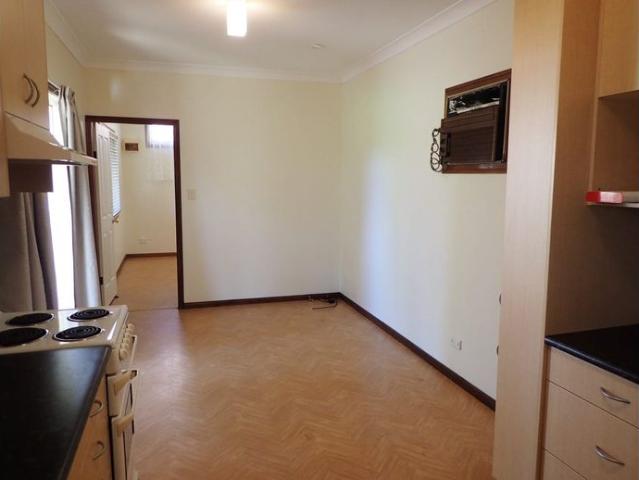 Self Contained 1 Bedroom Country Cabin