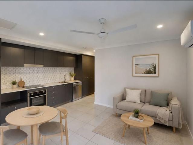 Self Contained 1 Bedroom Duplex with Air Conditioning