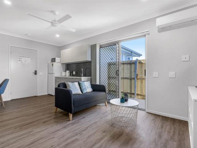 Self Contained 1 Bedroom Homes – From $400 p/w includes car park & utilities