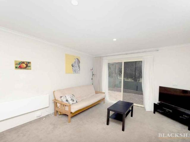 Self Contained Unit in Fadden