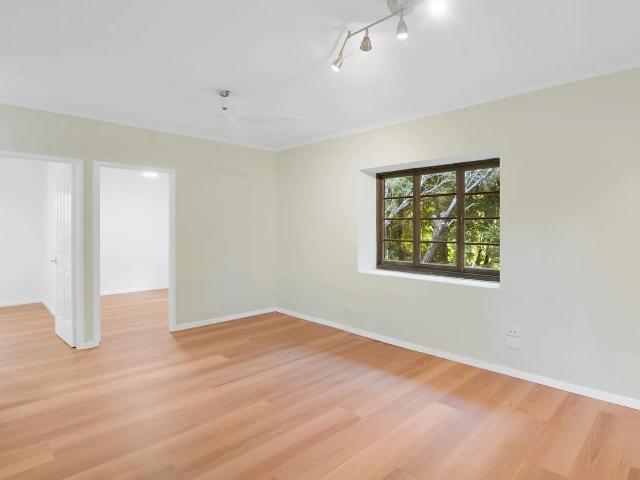 SELF CONTAINED UNIT IN FLAXTON