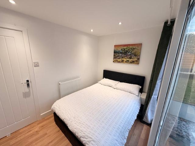 Self Contained Annex, Short Term up to 27 Nights