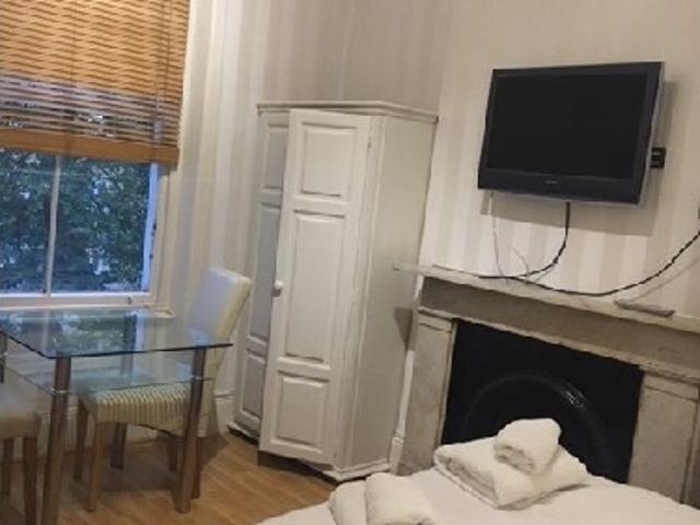 Self Contained Double Studio To Rent