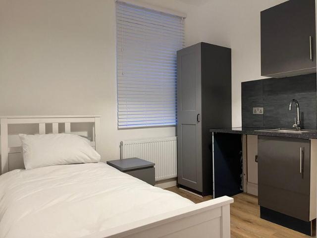 Self contained flat in Harlesden DSS Welcome