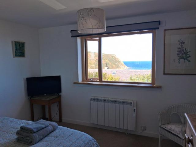 Self contained 'flat' with stunning views