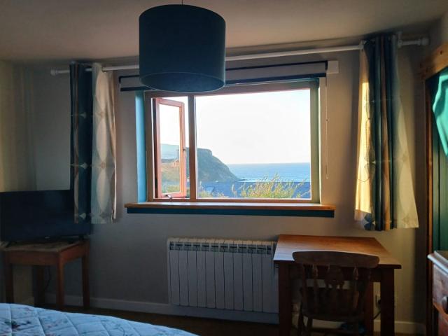 Self contained 'flat' with stunning views
