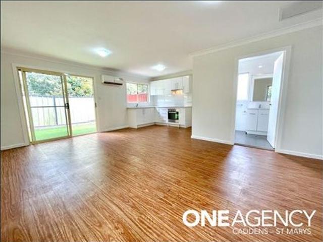 SELF CONTAINED GRANNY FLAT WITH PRIVATE COURTYARD!