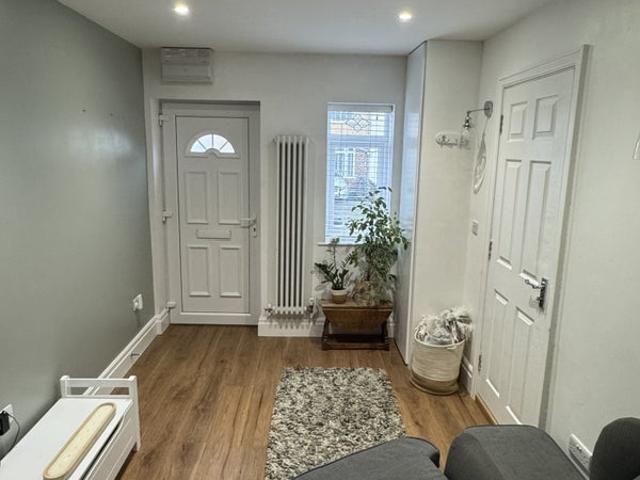 Self contained one bed ground floor flat in Hanham