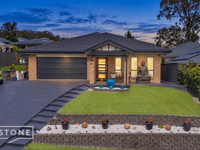 Self Contained Retreat with Stunning Mt Sugarloaf Views