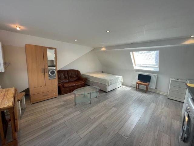 Self contained studio flat!