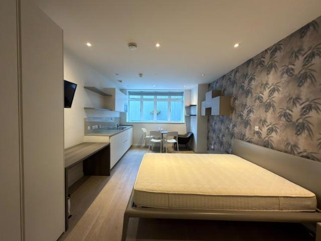 Self Contained Studio Flat to Rent