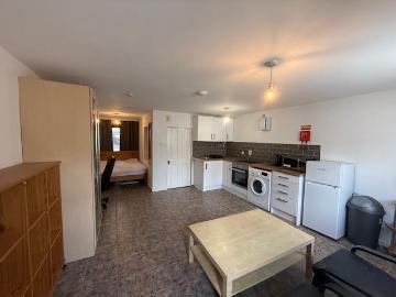 Self Contained, Studio Student Flat LL57, Studio to rent, £850 pcm | PrimeLocation