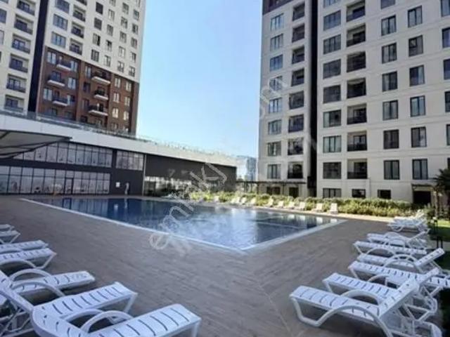Self İstanbul'da Şehir Ve Deniz Manzaralı Kiralık 1+1 Daire